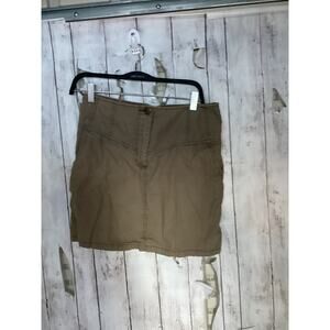 H&M 4 Pocket Cargo Mini Skirt in olive.100% cotton size -6 W27 L16